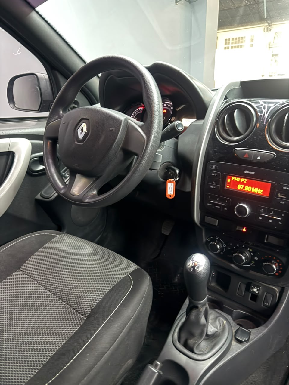 RENAULT - DUSTER  EXPRESSION   1.6   CON GNC  - MANUAL  - 2019